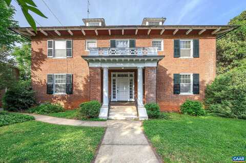 41 UNIVERSITY CIR, CHARLOTTESVILLE, VA 22903