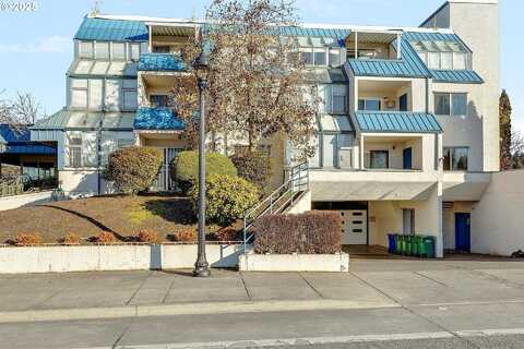 Se Monterey Ave #104, HappyValley, OR 97086