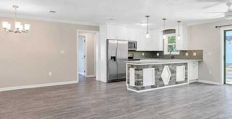 Ne Fulmar Circle, Fort Walton Beach, FL 32548