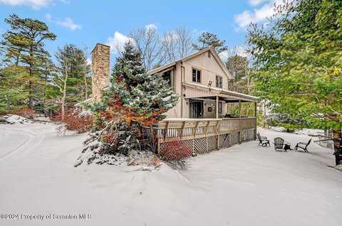 Hickory Drive, Lake Harmony, PA 18624