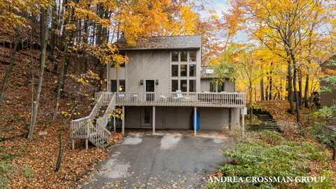 4719 FOX HILL LANE, MACATAWA, MI 49434