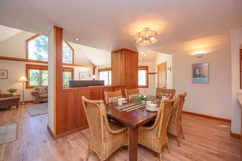2383 Chamonix Drive, Arnold, CA 95223