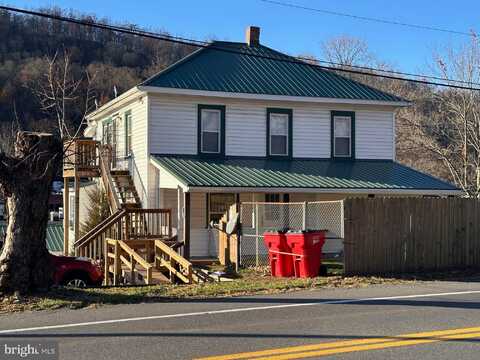 8 CHAPMAN STREET, BERKELEY SPRINGS, WV 25411