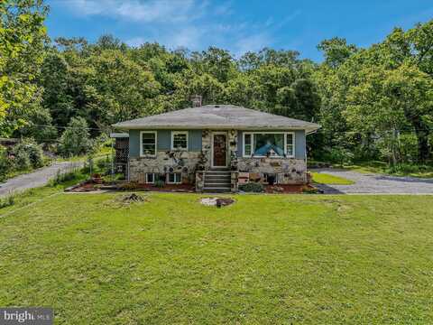 9 S LAUREL AVENUE, BERKELEY SPRINGS, WV 25411