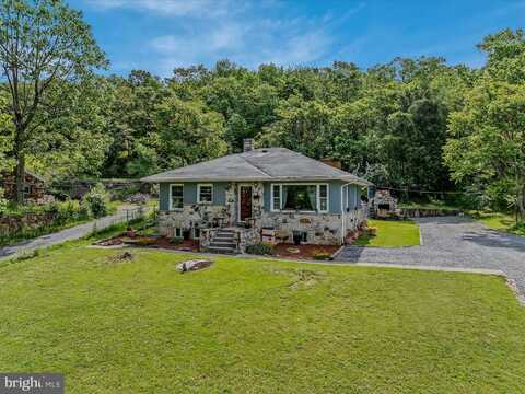9 S LAUREL AVENUE, BERKELEY SPRINGS, WV 25411