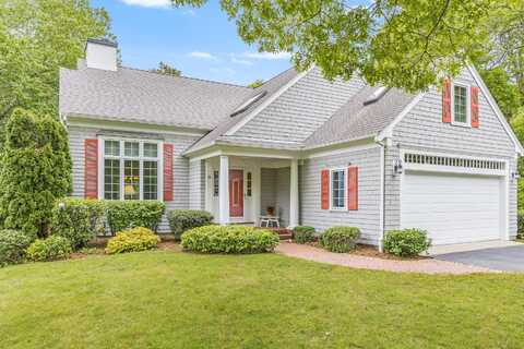 20 Crestview Circle, Centerville, MA 02632