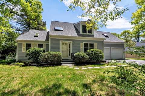 17 Greenway Circle, Sandwich, MA 02563