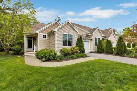 17 Chadwick Court, Mashpee, MA 02649