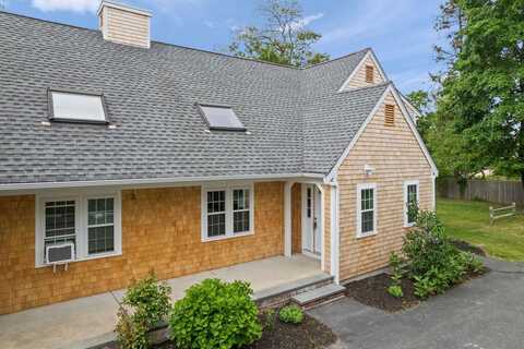 176 Palmer Ave, Falmouth, MA 02540