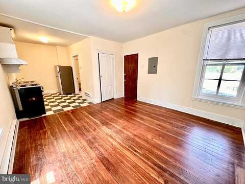 30 W PENN STREET, PHILADELPHIA, PA 19144
