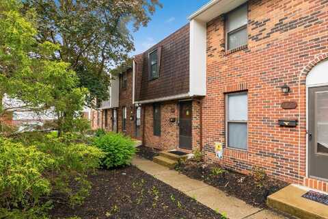 1824 Willoway Circle S, Columbus, OH 43220