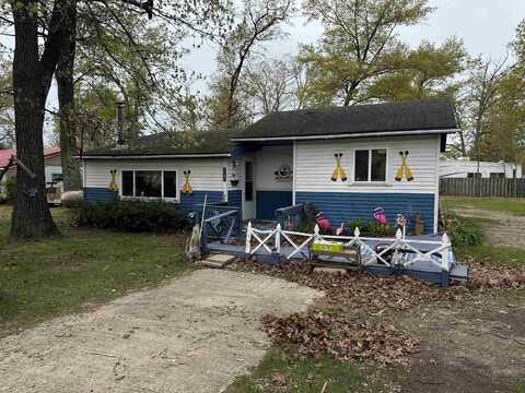 2737 N Dodge Lake, Harrison, MI 48625