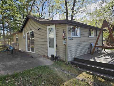 6918 Rumsey, Harrison, MI 48625