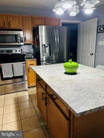 99 BERKLEY ROAD, READING, PA 19605