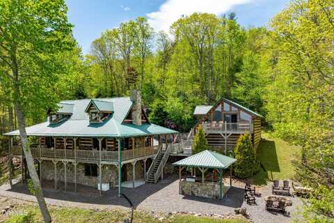 1527 Stone Mountain Road, Trade, TN 37691