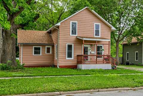 1122 Clark Avenue, Ames, IA 50010
