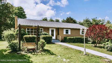 55 Harry Wells Road, Saugerties, NY 12477