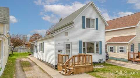 408 S 11th, Gladstone, MI 49829