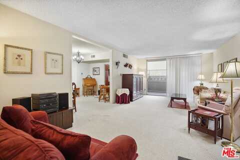 15248 Dickens St, Sherman Oaks, CA 91403