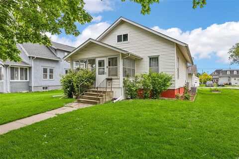 349 E Washington Street, Marengo, IA 52301