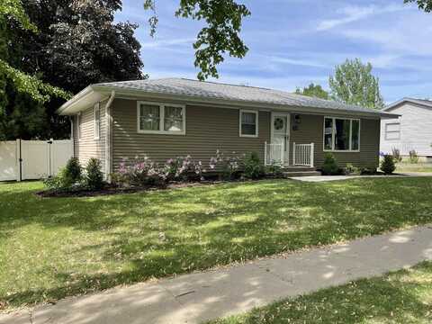 1025 NE 3rd Avenue, Waverly, IA 50677