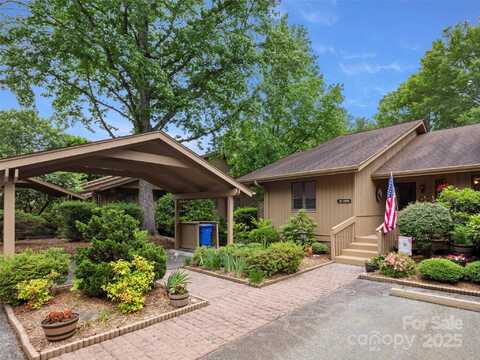 502 Spanish Oak Lane, Hendersonville, NC 28791