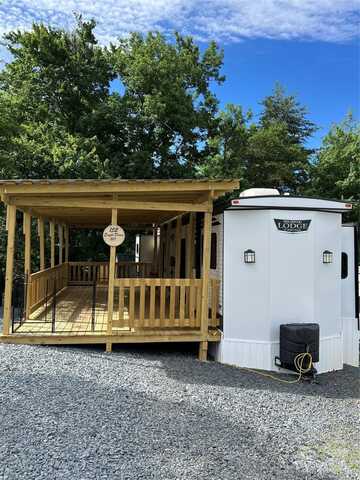 152 Eagle Drive unit: 27B, New London, NC 28127
