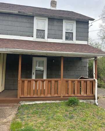1318 Macarthur Dr, Derry, PA 15076