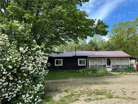 1641 Clintonville Rd, Irwin, PA 16038