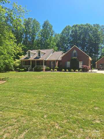 2505 Green Point Lane, Denver, NC 28037