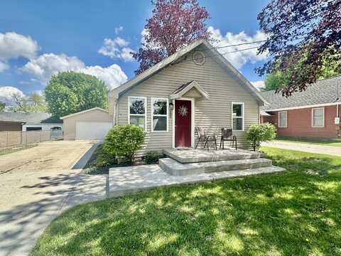 105 Dodge Avenue, Houghton Lake, MI 48629