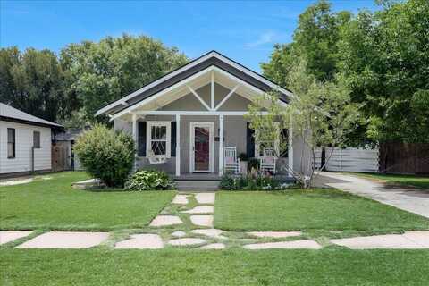 2004 5TH Avenue, Canyon, TX 79015