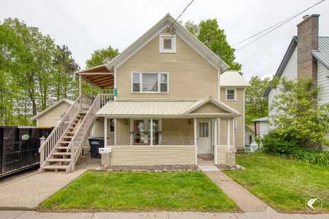 98 Margaret St, Saranac Lake, NY 12983