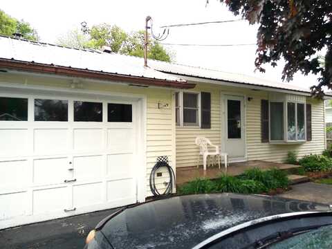 4 Peru Lane, Peru, NY 12972