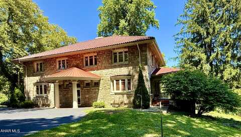 3405 Crescent Road, Altoona, PA 16602