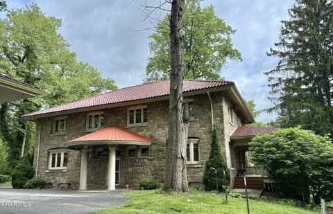 3405 Crescent Road, Altoona, PA 16602