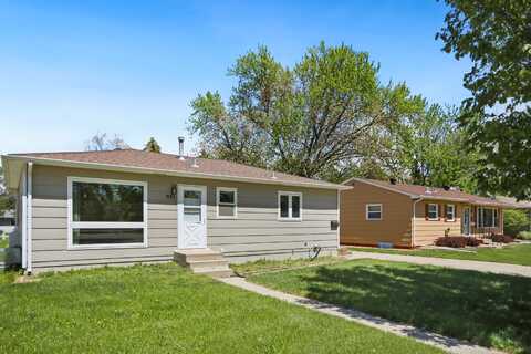 921 NE 9th Avenue, Aberdeen, SD 57401