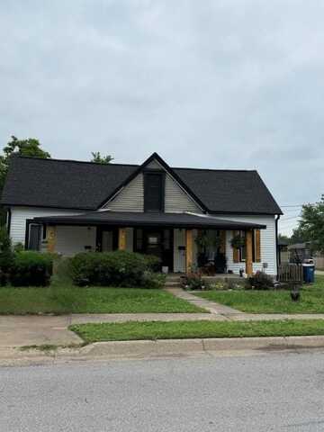 700 NW 2nd ST, Bentonville, AR 72712