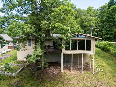9 Newnham LN, Bella Vista, AR 72714