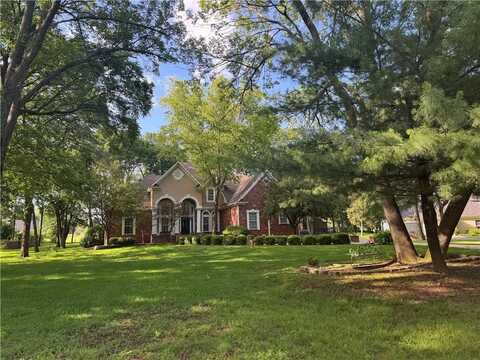 1325 Avery PL, Siloam Springs, AR 72761