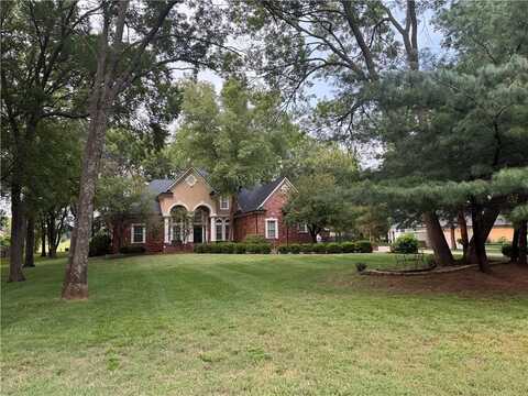 1325 Avery PL, Siloam Springs, AR 72761