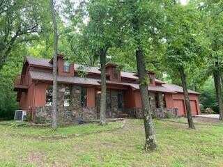 1524 Crossover RD, Fayetteville, AR 72701