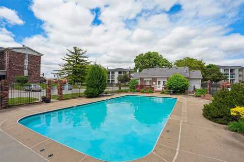 4829 86th Street unit: 6, Urbandale, IA 50322