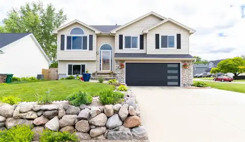 704 13th Street SE, Altoona, IA 50009