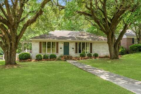2415 N 7th Ave, Laurel, MS 39440