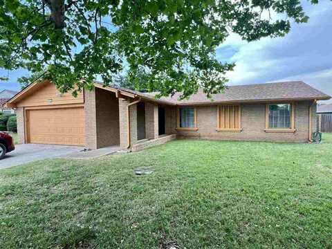 413 NE 46th St, Lawton, OK 73507