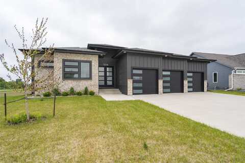 1216 NW Arbor Court, Ankeny, IA 50023