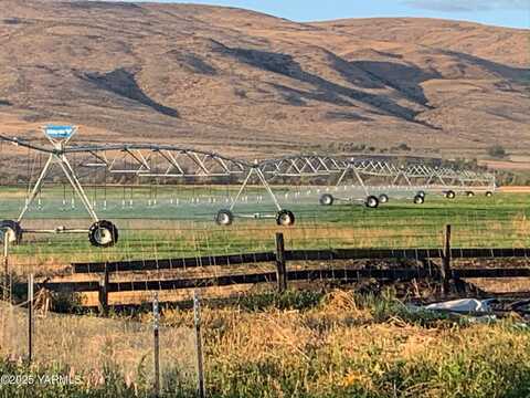 14530 Rutherford Rd, Yakima, WA 98903