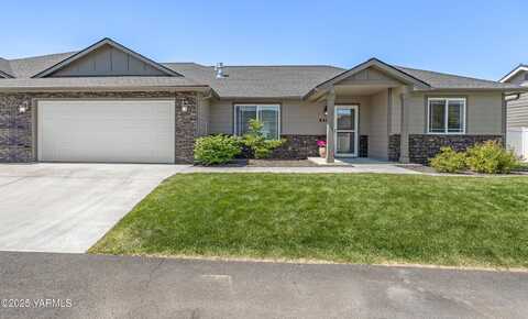 8407 Westbrook Ave, Yakima, WA 98908