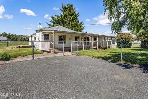 370 McLaughlin Rd, Yakima, WA 98908